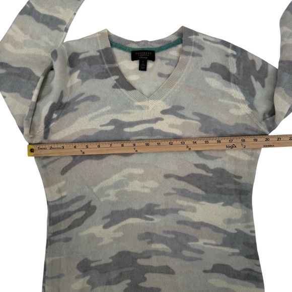 Charter Club Luxury 100% Cashmere Soft Camo Camouflage V-neck Sweater Size Large - Picture 4 of 5